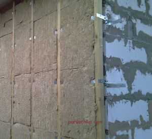 At the corners of the facade, it is recommended to install a protective mesh to reduce wind loads.
